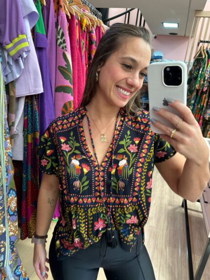 Blusa Bata Revoada Linda